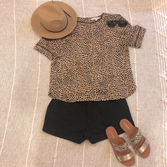 🦚HP🦚 LOFT Leopard Print Blouse - Picture 3 of 11